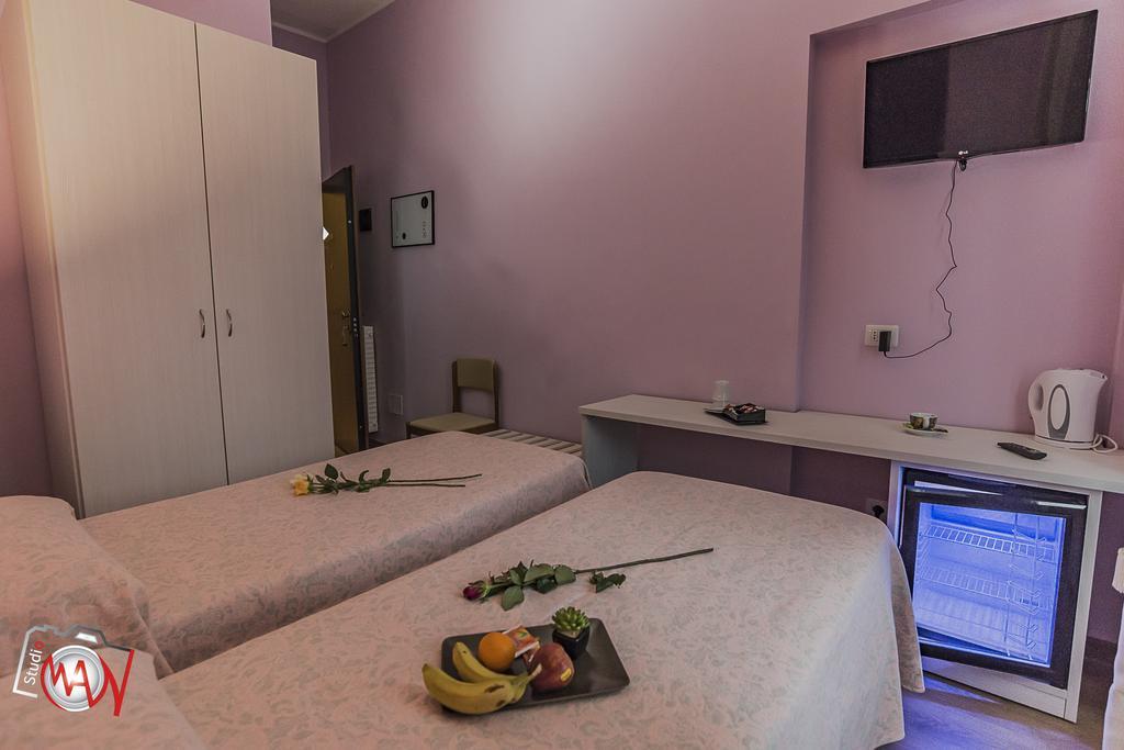 Hotel Moderno Лекко Экстерьер фото