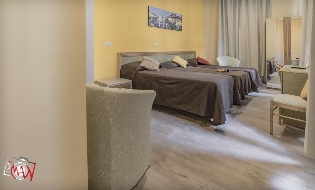 Hotel Moderno Лекко Экстерьер фото