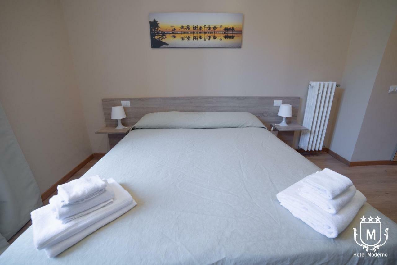 Hotel Moderno Лекко Экстерьер фото